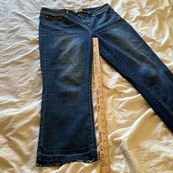 Women’s Royalty Jeans with unfinished hem Size 8 - Picture 3 of 10